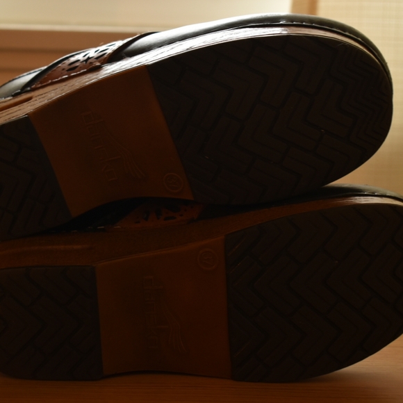 Black Dansko Clogs Lace Detail - Picture 3 of 6